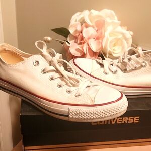 Converse size 8 woman's